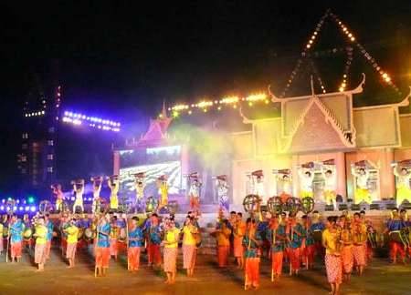 Trải nghiệm Lễ hội Đôn Ta của người Khmer