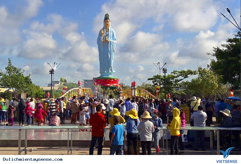 Thăm viếng Quan Âm Phật Đài khám phá lễ hội Quan Âm Nam Hải - Ảnh 2 Thăm viếng Quan Âm Phật Đài khám phá lễ hội Quan Âm Nam Hải - Ảnh 2