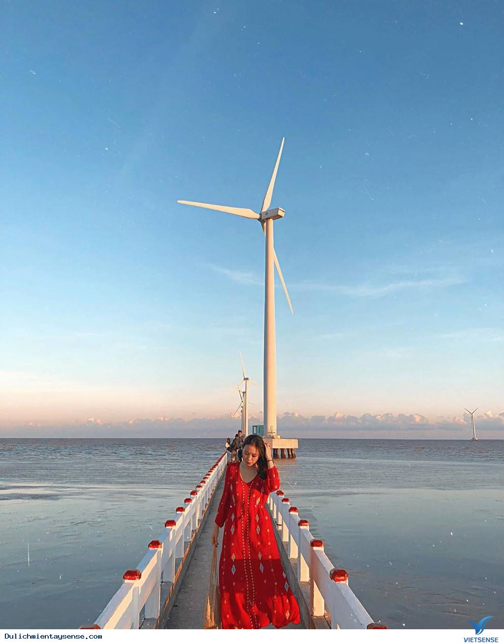 Mê mẩn với những góc sống ảo tại cánh đồng quạt gió ở Bạc Liêu - Ảnh 4 Mê mẩn với những góc sống ảo tại cánh đồng quạt gió ở Bạc Liêu - Ảnh 4