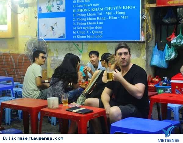 Tuyệt chiêu ăn hàng ở Việt Nam của đôi vợ chồng bán hết tài sản để hành trình thế giới - Ảnh 2 Tuyệt chiêu ăn hàng ở Việt Nam của đôi vợ chồng bán hết tài sản để hành trình thế giới - Ảnh 2