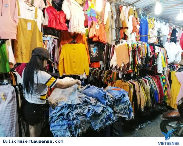 Vui quên lối vế tại chợ đêm Cần Thơ - Ảnh 4 Vui quên lối vế tại chợ đêm Cần Thơ - Ảnh 4