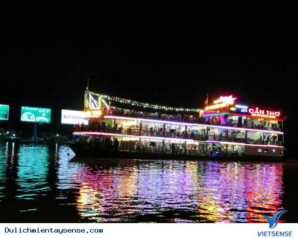 Vui quên lối vế tại chợ đêm Cần Thơ - Ảnh 5 Vui quên lối vế tại chợ đêm Cần Thơ - Ảnh 5